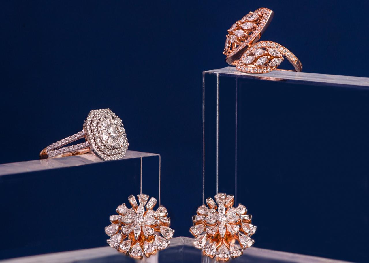 Transparent pricing at KZL jewellery showroom Ahmedabad