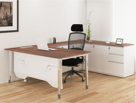 Office desks and chairs at Anjali Furniture Pune