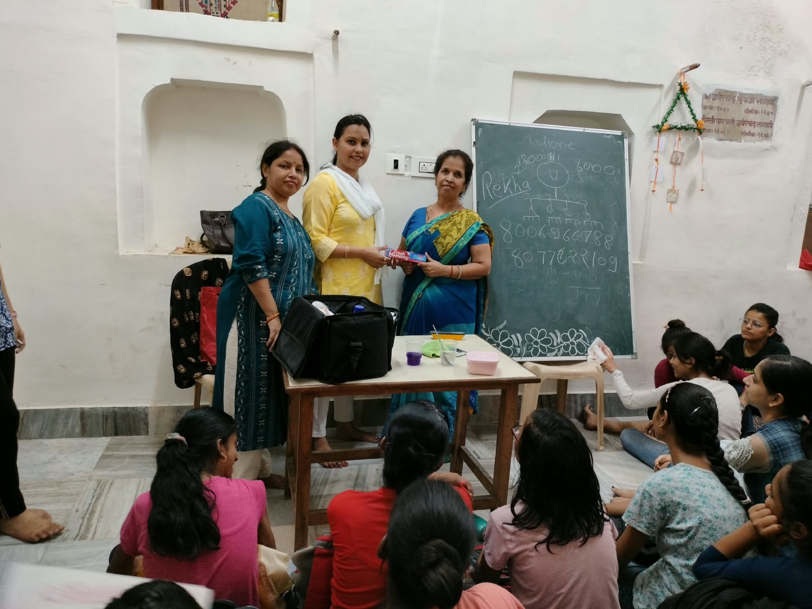 Live training and mentorship session for online work in Mathura with Rekha Pachahra