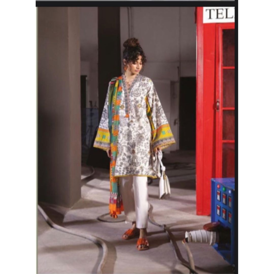 Boutique experience and premium packaging by Nooreahmadi Fashion Mumbai