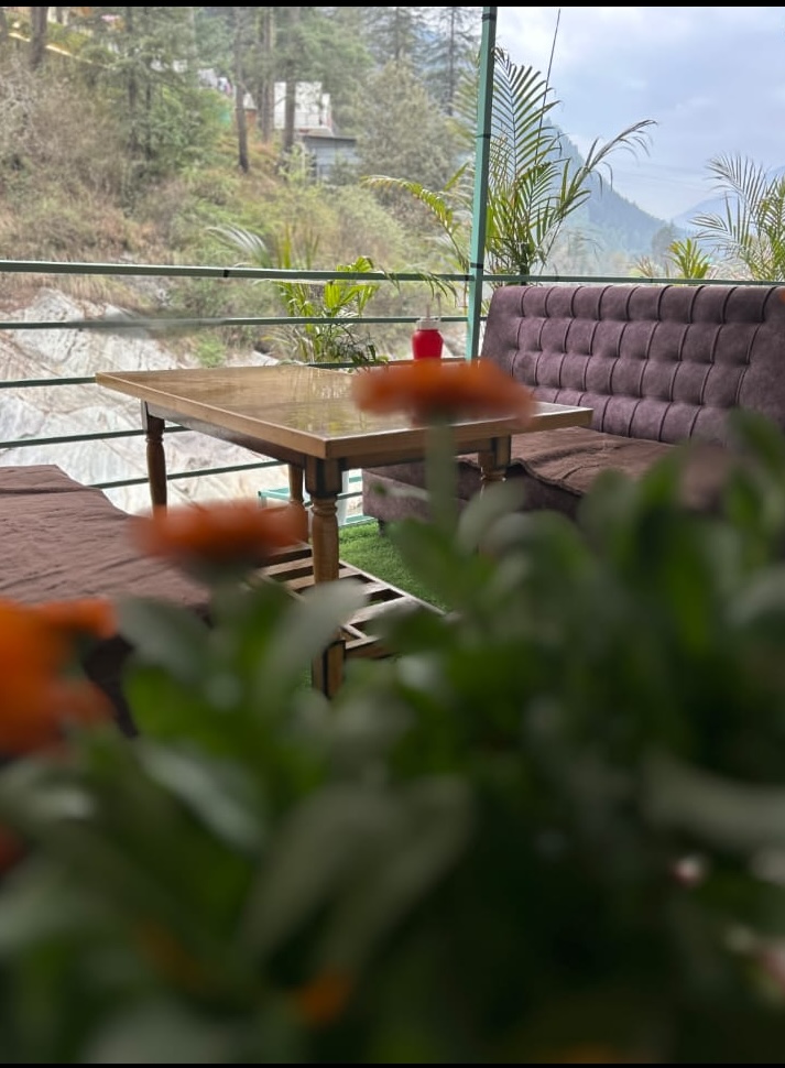 Coffee latte art aesthetic café Kasol