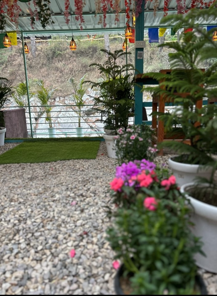 Burger food photography Kasol café