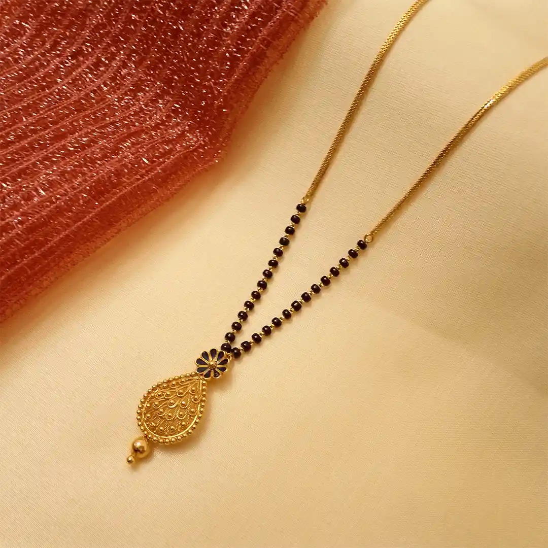 Handcrafted gold mangalsutra design