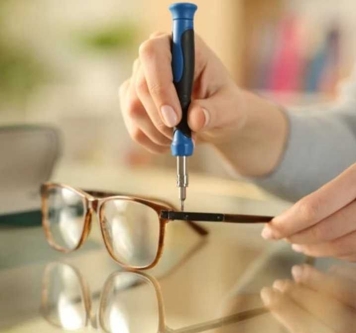 Eyewear style and contact lenses