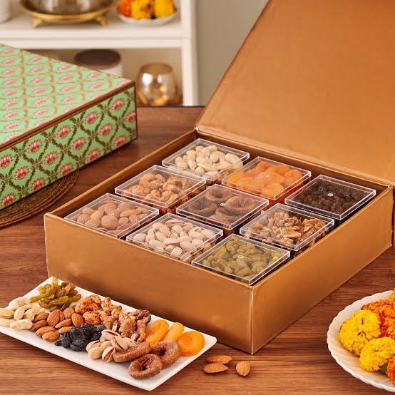 Gift hamper by Vlite