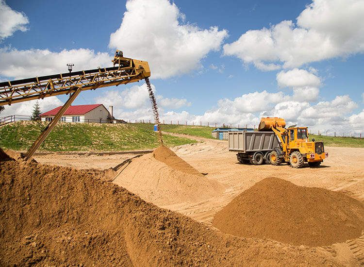 Sand supplier in Nawada — clean graded sand by Mahadev Traders Baksanda